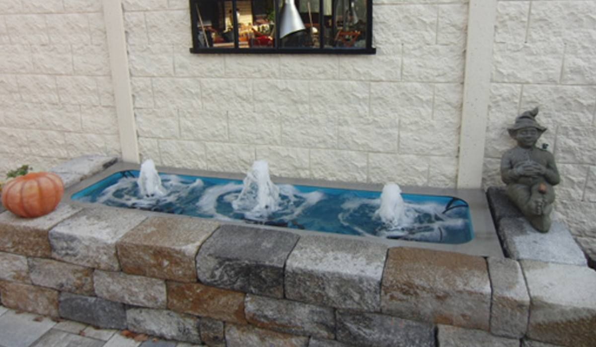 GFK Springbrunnen mit drei Wasserspielen