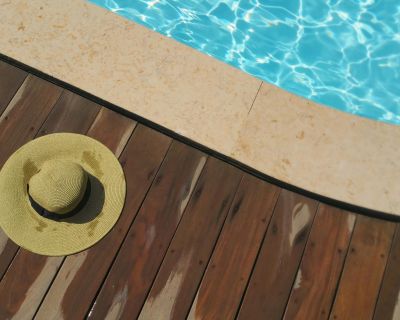 GFK Pool vs. Betonpool – Der große Vergleich: Welche Poolvariante passt zu Ihnen?